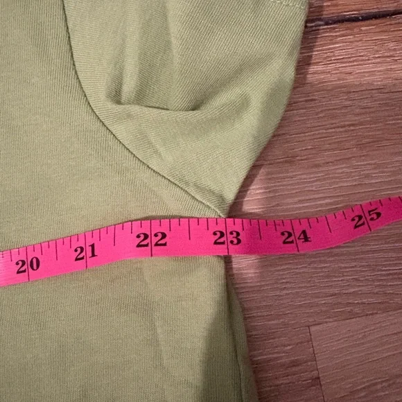 Old Navy 4 Piece T-Shirt Bundle— 4 Colored Vintage Short Sleeve Tee NWT - Picture 4 of 6